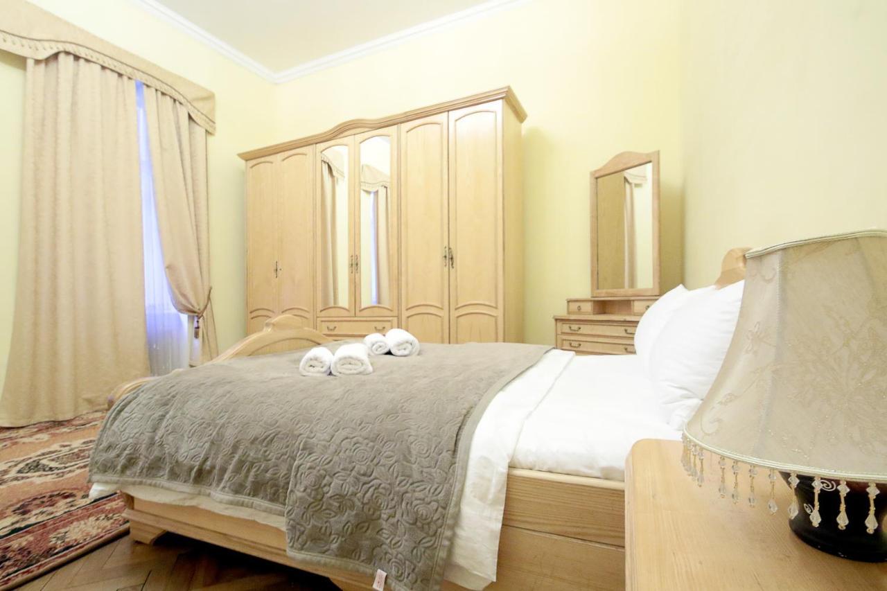 Pro Apartments 12213 Lviv Buitenkant foto
