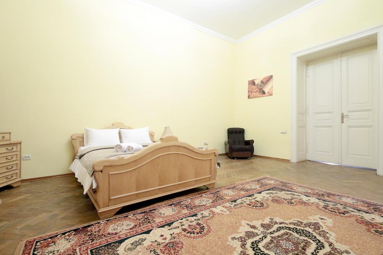 Pro Apartments 12213 Lviv Buitenkant foto